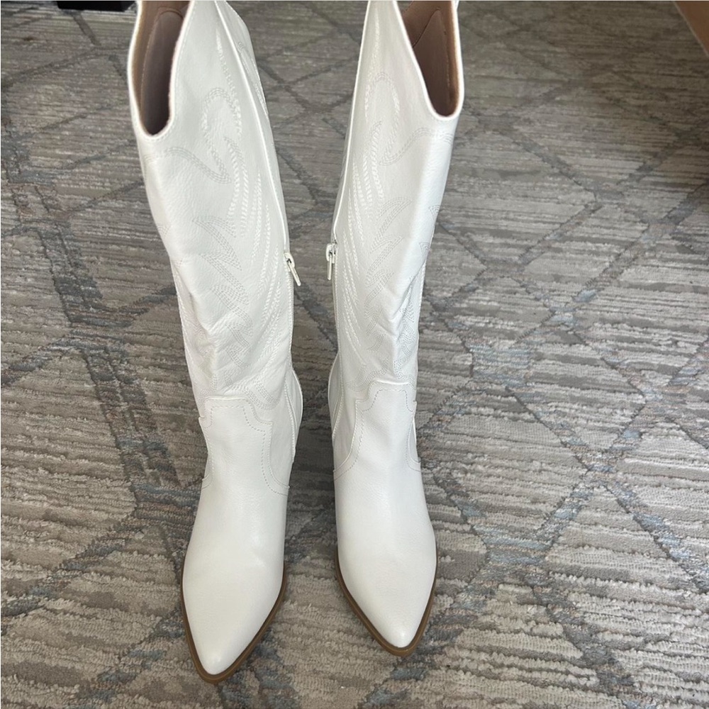 Brand new Tall White Women's Cowboy Boots